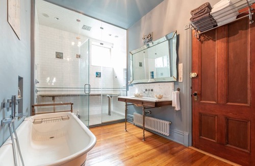 Gan House | Inviting Home with Pool Awaits You in Gan