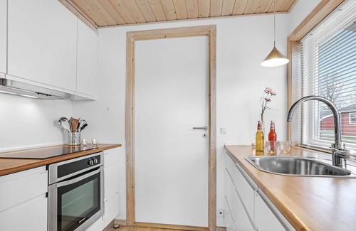 Gudhjem House | Modern Cottage with Oceanfront Views at Rø Golfferiehuse