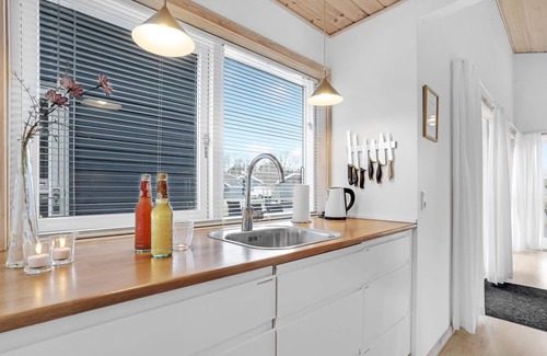Gudhjem House | Modern Cottage with Oceanfront Views at Rø Golfferiehuse