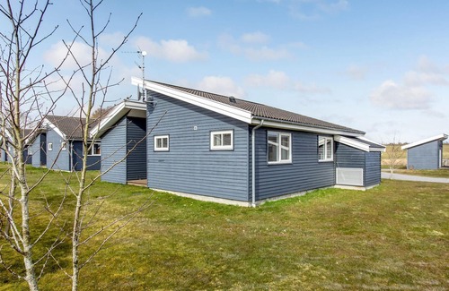 Gudhjem House | Modern Cottage with Oceanfront Views at Rø Golfferiehuse