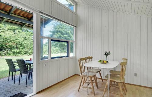 Hampen House | Inviting Home in Hampen with Wifi and Family-Friendly Perks