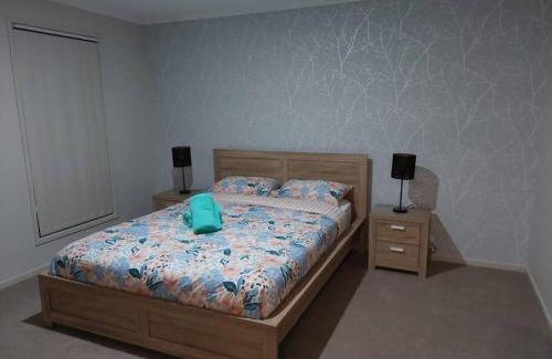 Harrison House | Kid-Friendly Haven: 5-Bedroom Home in Harrison, Rated 9/10