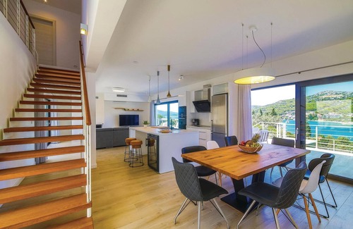 Seget Vranjica House | Elegant 4 Bedroom Oasis with Pool in Seget Vranjca