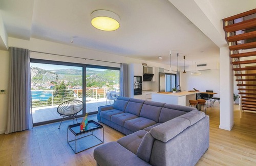 Seget Vranjica House | Elegant 4 Bedroom Oasis with Pool in Seget Vranjca