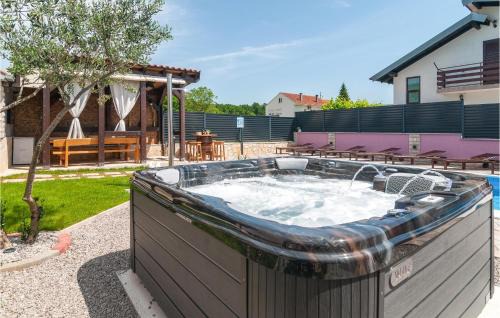 Hrvace House | Elegant Home in Hrvace with Heated Pool for Family Fun