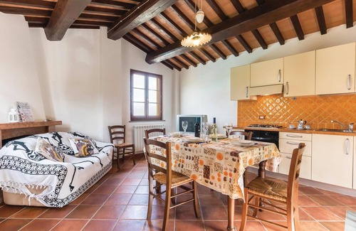 Giugnano House | Exceptional 2-Bedroom Stay in Casalguidi with Pool & Spa