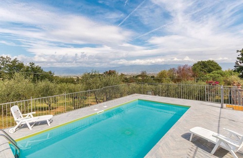 Giugnano House | Exceptional 2-Bedroom Stay in Casalguidi with Pool & Spa