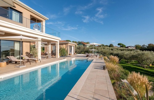 Kastelir-Labinci House | Refined Villa with Pool & Spa Near Porec for Your Escape