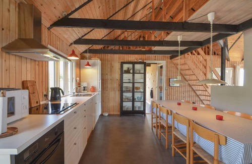 Knebel House | Experience Breathtaking Views and Oceanfront Amenities