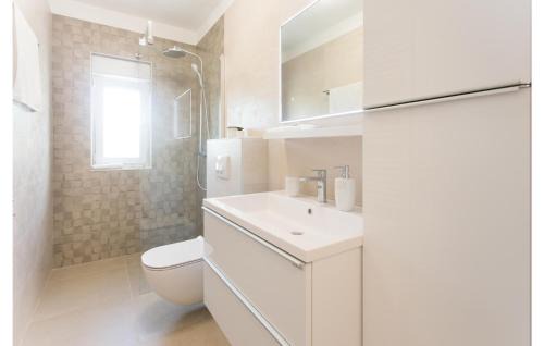 Dicmo House | Idyllic Kraj Home with Pool and Free Wifi for Families