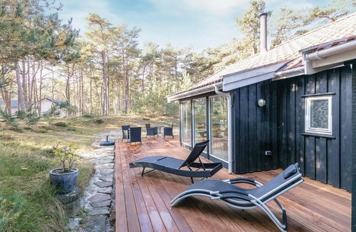 Spidsegard House | Cozy 4-Bedroom Retreat in Nexø with Oceanfront Amenities