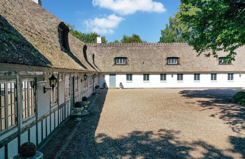 Ronæs House | Beautiful home in Nørre Aaby with sauna