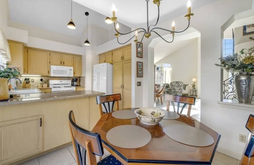 Napa House | Idyllic Home in Northwest Napa with Breakfast & Family Amenities