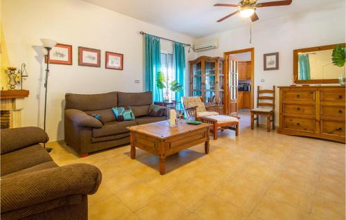 Pliego House | Family-Friendly 3 Bedroom Retreat in Pliego with Pool