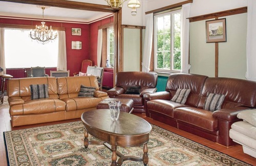 Poperinge House | Top-Rated 6 Bedroom Accommodation in Poperinge with Spa