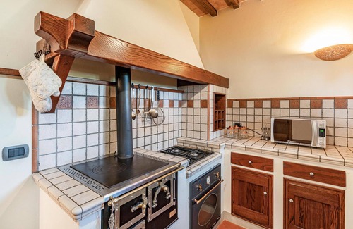 Porrena House | Comfortable 3-Bedroom Getaway in Scenic Poppi