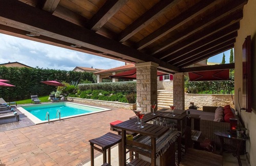 Tar-Vabriga House | Villa Eda: Family Retreat with Oceanfront Pool & Spa