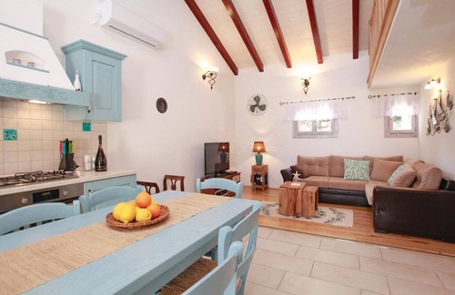 Prizba House | Guest Rated 10/10: 3 Bedroom Oasis in Prizba with Ocean View