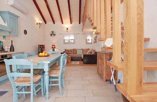 Prizba House | Guest Rated 10/10: 3 Bedroom Oasis in Prizba with Ocean View