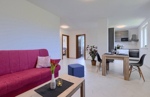 Fazana House | Imagine Your Perfect Getaway at Villa Berg with Ocean Views