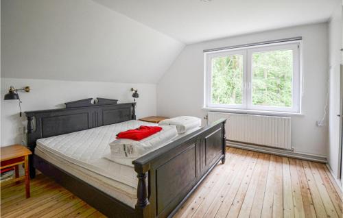 Ronde House | Delightful Home in Rønde with Full Kitchen & Family Amenities