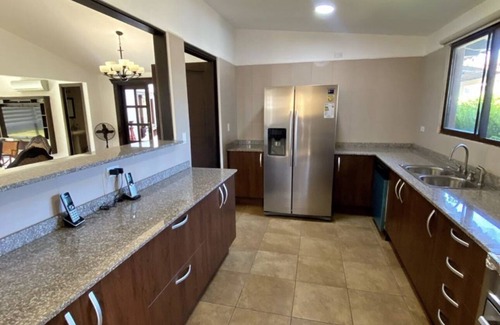 Chitre House | Relaxing Stay at Home in Residenciales Cubita with Spa