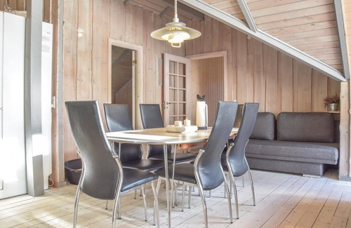 Lodbjerg Hede House | Inviting Beachfront Retreat with Ocean Views and Spa Amenities