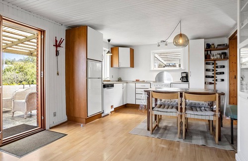 Sallingsund House | Cozy 2-Bedroom Retreat with Ocean View in Roslev