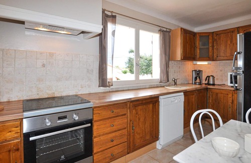 Saint-Andre House | Inviting 2 Bedroom Retreat in Saint-André with Pool