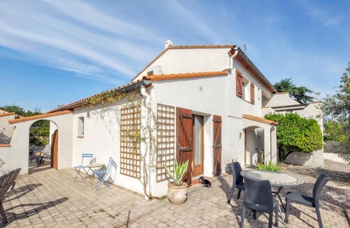 Saint-Andre House | Inviting 2 Bedroom Retreat in Saint-André with Pool