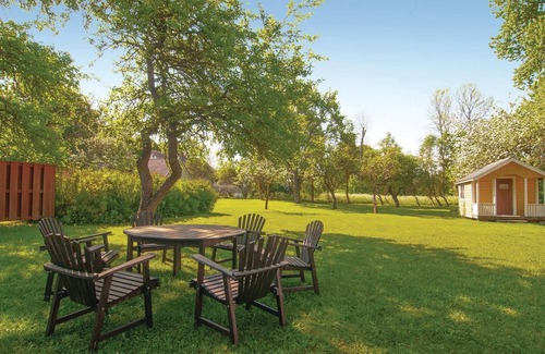 Slite House | Comfortable 3 Bedroom Retreat in Slite with Lake View