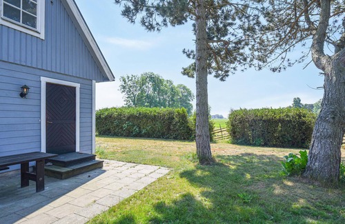 Nar House | Cozy Holiday Home with Ocean View and Great Amenities