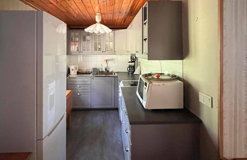 Stode House | Cozy 1 Bedroom Accommodation with Lake View in Stöde