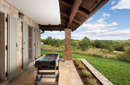Sveti Lovrec House | Family-Friendly 4 Bedroom Retreat in Sv. Lovrec with Pool