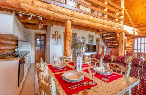 Lovinac House | Inviting Wooden House with Private Pool and Great Amenities