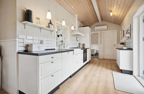 Arrild Ferieby House | Unique Vacation Home in Arrild Ferieby with Spa & Kitchen