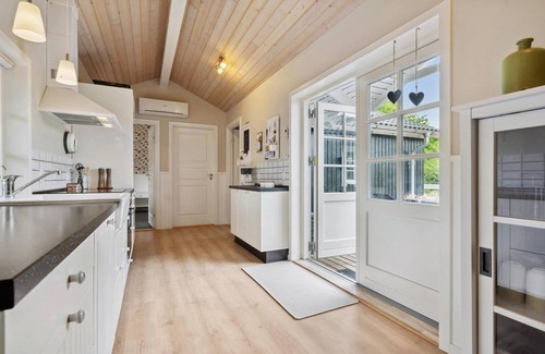 Arrild Ferieby House | Unique Vacation Home in Arrild Ferieby with Spa & Kitchen