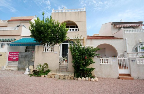 La Siesta House | Family-Friendly 3-Bedroom Home in Torrevieja