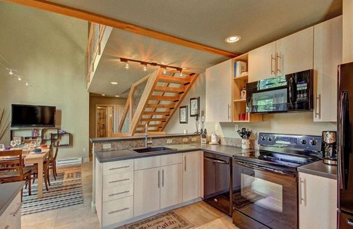 Breckenridge House | Charming Mountain Retreat in Breckenridge with Hot Tub
