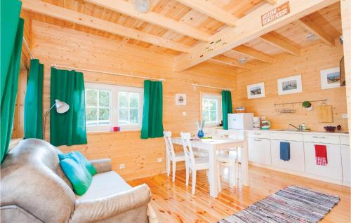 Ustka House | Stylish Home in Ustka with Kitchen - 10/10 Guest Rated