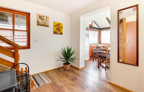 Velika Pisanica House | Cozy Retreat in Veliki Grdevac with Pool and Kitchen