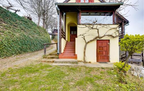 Velika Pisanica House | Cozy Retreat in Veliki Grdevac with Pool and Kitchen