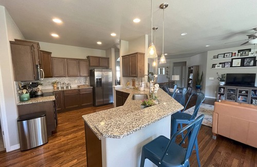 Monument House | Prime Location Home Near Air Force Academy with Kitchen
