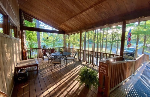 Fayetteville House | Inviting Home Near University with Hot Tub & Outdoor Spaces