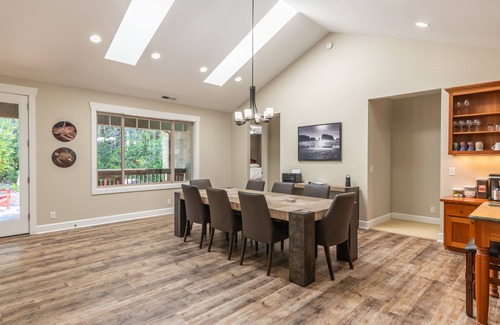 Bandon House | Remarkable Home with Pool Near Bandon Dunes - 10/10 Rated