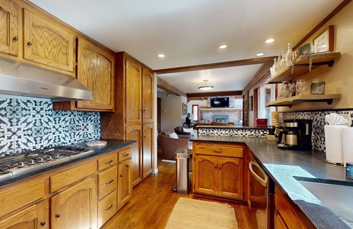 Round Hill Village House | Perfect Retreat by the Lake with Private Hot Tub & Pool