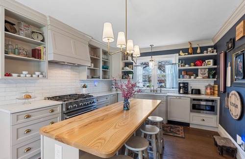 Versailles House | Beautiful home on Bourbon Trail.Close to Keeneland. Walk to downtown Versailles