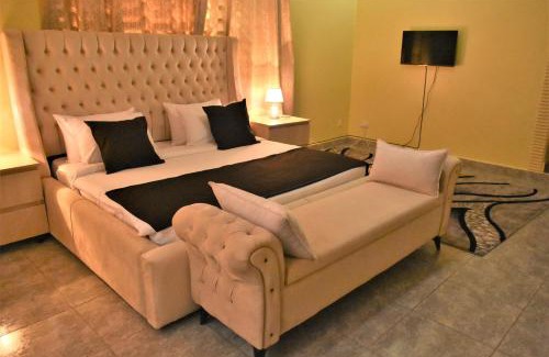 Kampala Villa | Ideal Stay Near Lake Victoria & Speke Resort Munyonyo