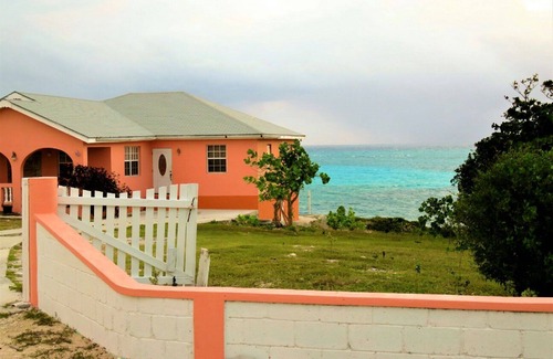Cockburn Town House | Beautiful Home Over Looking The Atlantic Ocean and the Beautiful TCI Cays