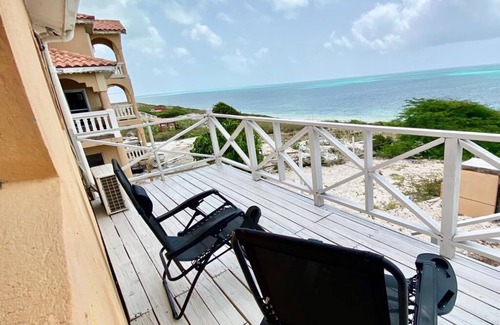 Cockburn Town House | Beautiful Home Over Looking The Atlantic Ocean and the Beautiful TCI Cays
